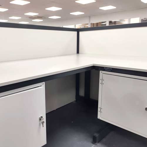 workstation-barriers-dividers